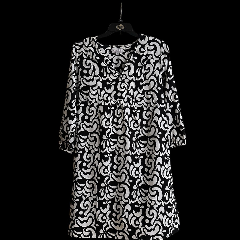 Black and White Bell Sleeve Cocktail Dress